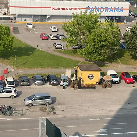 Torre - & Private Bathroom Проживание в семье Тревизо