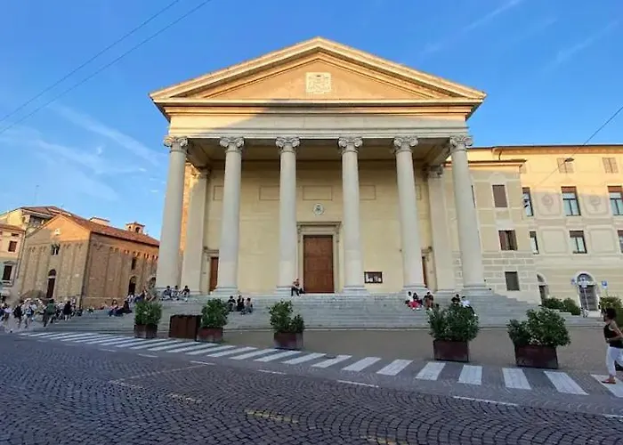Torre - & Private Bathroom Homestay Treviso