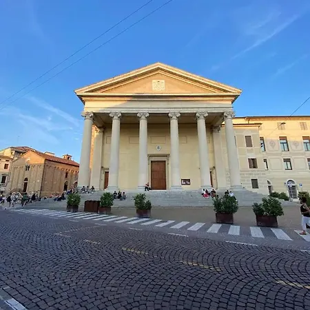 Torre - & Private Bathroom Homestay Treviso