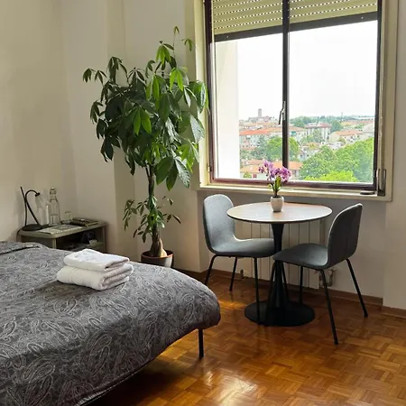 Torre - & Private Bathroom Homestay *