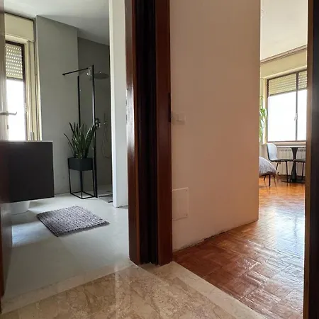 Torre - & Private Bathroom Homestay *