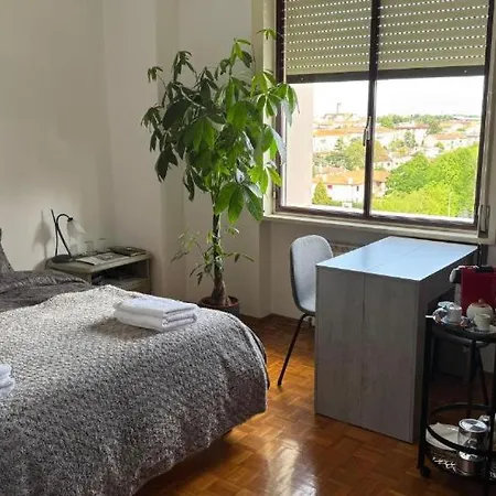 Torre - & Private Bathroom Homestay szállás
